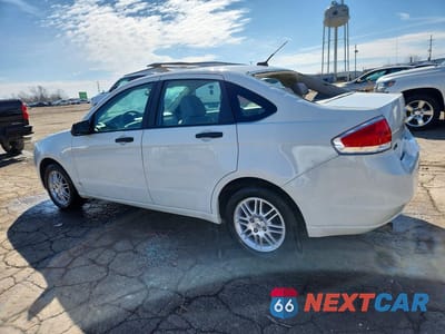Drugie zdjęcie samochodu z przodu: 2010 FORD FOCUS SE VIN:1FAHP3FN2AW190505 - miniatura