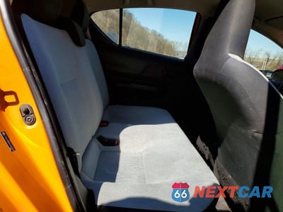 Zdjęcie 10 z 12 samochodu: 2017 TOYOTA PRIUS C ONE VIN:JTDKDTB33H1592358 - miniatura