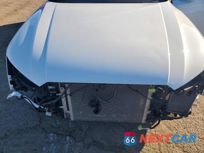Zdjęcie 11 z 11 samochodu: 2017 AUDI A8 L QUATTRO VIN:WAU43AFDXHN005503 - miniatura