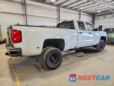 Trzecie zdjęcie samochodu z tyłu: 2017 CHEVROLET SILVERADO C3500 VIN:1GC5CYCG2HZ197779 - miniatura