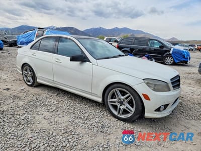 Czwarte zdjęcie samochodu z boku: 2010 MERCEDES-BENZ C 300 VIN:WDDGF5EB8AF420971 - miniatura