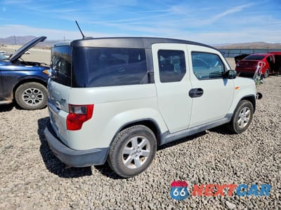 Trzecie zdjęcie samochodu z tyłu: 2011 HONDA ELEMENT EX VIN:5J6YH2H73BL003334 - miniatura