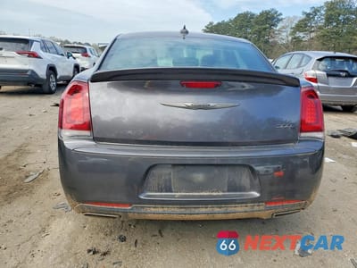 Zdjęcie 6 z 11 samochodu: 2017 CHRYSLER 300 S VIN:2C3CCABG7HH661380 - miniatura