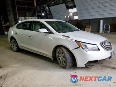 Czwarte zdjęcie samochodu z boku: 2015 BUICK LACROSSE PREMIUM VIN:1G4GD5G35FF147982 - miniatura