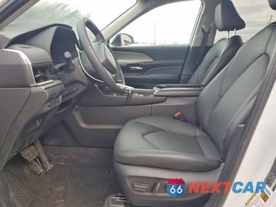 Zdjęcie 7 z 13 samochodu: 2026 TOYOTA GRAND HIGHLANDER XLE VIN:5TDAAAB50TS107700 - miniatura