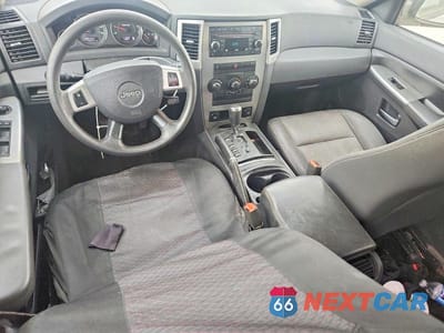 Zdjęcie 8 z 12 samochodu: 2009 JEEP GRAND CHEROKEE LAREDO VIN:1J8GS48K89C531201 - miniatura