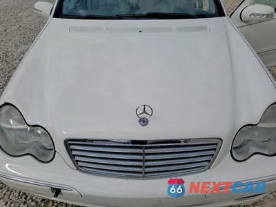 Zdjęcie 11 z 12 samochodu: 2004 MERCEDES-BENZ C 240 VIN:WDBRF61J14A547244 - miniatura
