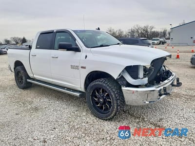 Czwarte zdjęcie samochodu z boku: 2017 RAM 1500 VIN:3C6RR7LT1HG681683 - miniatura