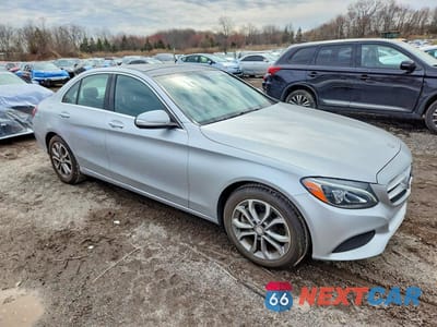 Czwarte zdjęcie samochodu z boku: 2015 MERCEDES-BENZ C 300 4MATIC VIN:55SWF4KB5FU096411 - miniatura