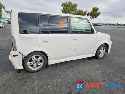 Trzecie zdjęcie samochodu z tyłu: 2004 SCION XB BASE VIN:JTLKT334540156707 - miniatura