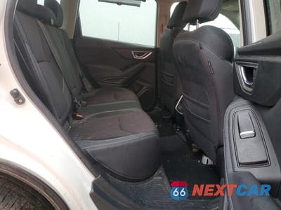 Zdjęcie 11 z 12 samochodu: 2019 SUBARU FORESTER PREMIUM VIN:JF2SKAGC5KH515008 - miniatura