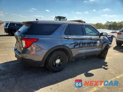 Trzecie zdjęcie samochodu z tyłu: 2022 FORD EXPLORER POLICE INTERCEPTOR VIN:1FM5K8AB9NGA27187 - miniatura