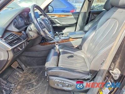 Zdjęcie 7 z 11 samochodu: 2015 BMW X5 XDRIVE35I VIN:5UXKR0C5XF0K64694 - miniatura