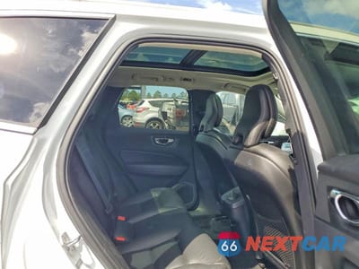 Zdjęcie 11 z 14 samochodu: 2019 VOLVO XC60 T5 MOMENTUM VIN:LYV102DK9KB376441 - miniatura