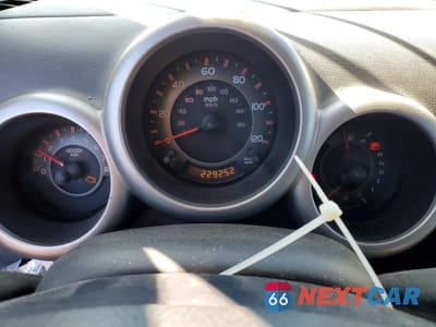 Zdjęcie 9 z 14 samochodu: 2004 HONDA ELEMENT DX VIN:5J6YH18224L008428 - miniatura