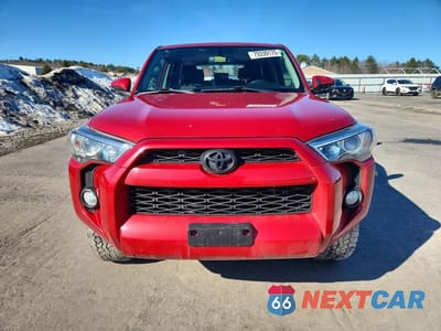 Piąte zdjęcie samochodu w środku: 2018 TOYOTA 4RUNNER SR5 PREMIUM VIN:JTEBU5JR0J5509450 - miniatura