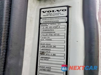 Zdjęcie 10 z 10 samochodu: 2000 VOLVO VN VIN:4V5ND5RH9YN240226 - miniatura