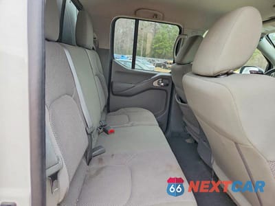 Zdjęcie 10 z 11 samochodu: 2019 NISSAN FRONTIER SV VIN:1N6AD0ER5KN745958 - miniatura