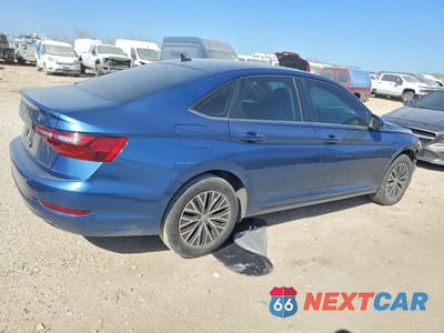 Trzecie zdjęcie samochodu z tyłu: 2021 VOLKSWAGEN JETTA S VIN:3VWC57BU1MM027179 - miniatura
