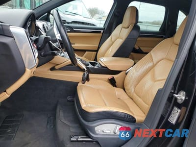 Zdjęcie 7 z 12 samochodu: 2016 PORSCHE CAYENNE VIN:WP1AA2A28GLA05239 - miniatura