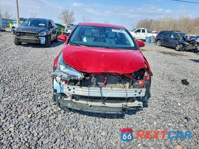 Piąte zdjęcie samochodu w środku: 2019 TOYOTA PRIUS XLE AWD-E VIN:JTDL9RFU6K3011104 - miniatura