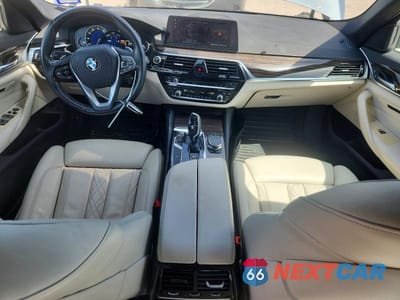 Zdjęcie 8 z 12 samochodu: 2018 BMW 540 I VIN:WBAJE5C52JWA95220 - miniatura