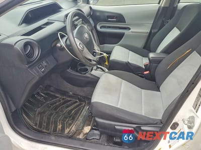 Zdjęcie 7 z 11 samochodu: 2013 TOYOTA PRIUS C TWO VIN:JTDKDTB34D1532552 - miniatura