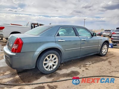 Trzecie zdjęcie samochodu z tyłu: 2005 CHRYSLER 300C VIN:2C3AA63HX5H507551 - miniatura