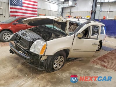 2011 GMC YUKON XL K1500 SLT 1GKS2KE38BR224900 - główne zdjęcie licytacji z USA - miniatura