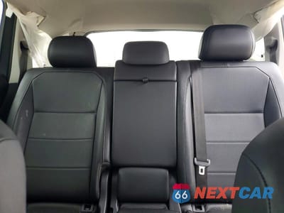 Zdjęcie 10 z 13 samochodu: 2018 VOLKSWAGEN TIGUAN SE, 4MOTION SEL VIN:3VV2B7AX5JM199926 - miniatura