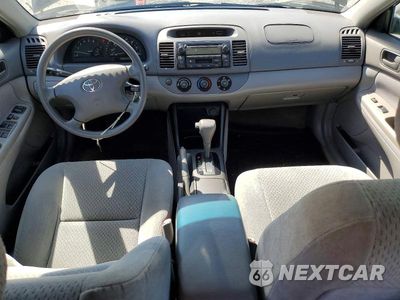 Zdjęcie 8 z 11 samochodu: 2004 TOYOTA CAMRY LE VIN:4T1BE32KX4U359117 - miniatura
