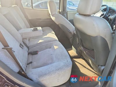 Zdjęcie 11 z 13 samochodu: 2006 HYUNDAI SANTA FE GLS VIN:KM8SC13DX6U101340 - miniatura