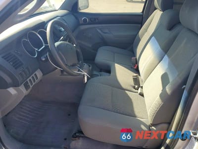 Zdjęcie 7 z 11 samochodu: 2005 TOYOTA TACOMA BASE VIN:5TENX22N25Z118872 - miniatura