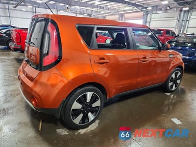 Trzecie zdjęcie samochodu z tyłu: 2018 KIA SOUL + VIN:KNDJP3A53J7584768 - miniatura