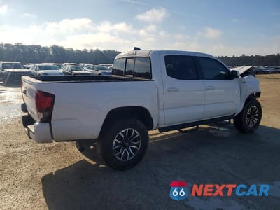 Trzecie zdjęcie samochodu z tyłu: 2021 TOYOTA TACOMA SR VIN:5TFAX5GN0MX190426 - miniatura