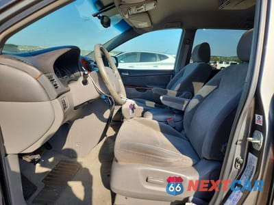 Zdjęcie 7 z 13 samochodu: 2004 TOYOTA SIENNA XLE 7 PASSENGER VIN:5TDZA22C24S138908 - miniatura