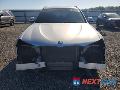 Piąte zdjęcie samochodu w środku: 2017 BMW X3 SDRIVE28I VIN:5UXWZ7C31H0V88175 - miniatura