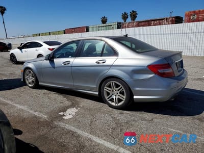 Drugie zdjęcie samochodu z przodu: 2013 MERCEDES-BENZ C 250 VIN:WDDGF4HB8DR248482 - miniatura