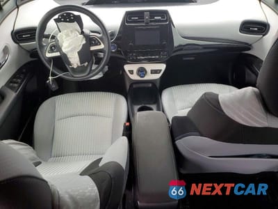 Zdjęcie 8 z 11 samochodu: 2016 TOYOTA PRIUS TWO VIN:JTDKBRFU1G3501585 - miniatura