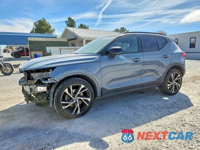 2022 VOLVO XC40 T5 R-DESIGN YV4162UM5N2693524 - główne zdjęcie licytacji z USA - miniatura
