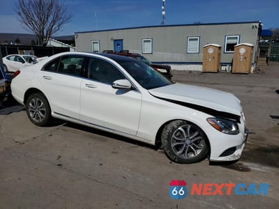Czwarte zdjęcie samochodu z boku: 2017 MERCEDES-BENZ C 300 4MATIC VIN:55SWF4KB0HU207563 - miniatura