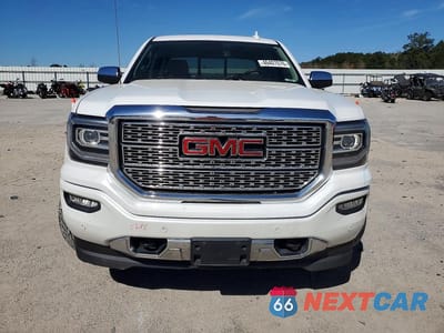 Piąte zdjęcie samochodu w środku: 2018 GMC SIERRA K1500 DENALI VIN:3GTU2PEC9JG128550 - miniatura