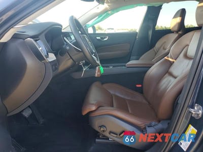 Zdjęcie 7 z 12 samochodu: 2019 VOLVO XC60 T5 INSCRIPTION VIN:LYV102DL7KB239507 - miniatura
