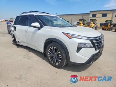 Czwarte zdjęcie samochodu z boku: 2025 NISSAN ROGUE PLATINUM VIN:JN8BT3DC3SW100393 - miniatura
