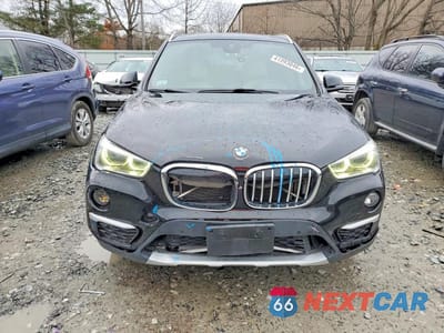 Piąte zdjęcie samochodu w środku: 2017 BMW X1 VIN:WBXHT3C3XH5F71842 - miniatura