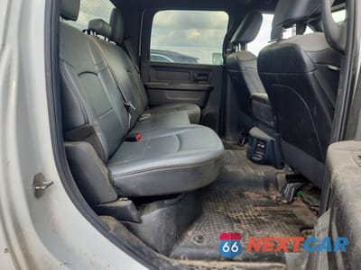 Zdjęcie 10 z 11 samochodu: 2022 RAM 2500 TRADESMAN 4WD 6.4L V8 VIN:3C6UR5CJ6NG203137 - miniatura