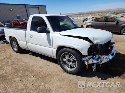 Czwarte zdjęcie samochodu z boku: 2005 GMC NEW SIERRA C1500 VIN:1GTEC14X25Z101294 - miniatura