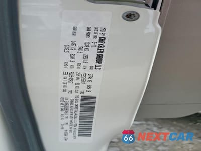 Zdjęcie 13 z 13 samochodu: 2011 VOLKSWAGEN ROUTAN SE VIN:2V4RW3DG6BR740147 - miniatura