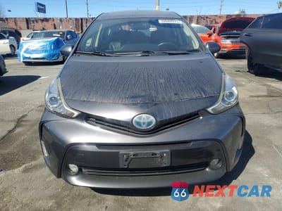 Piąte zdjęcie samochodu w środku: 2017 TOYOTA PRIUS V FIVE VIN:JTDZN3EU4HJ059418 - miniatura