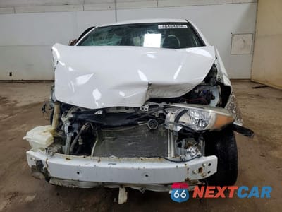 Piąte zdjęcie samochodu w środku: 2015 TOYOTA YARIS 5-DOOR L VIN:VNKKTUD39FA036436 - miniatura